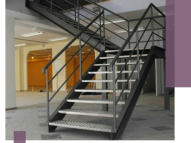 Лестницы для офиса в Карпинске: изготовление, монтаж, демонтаж