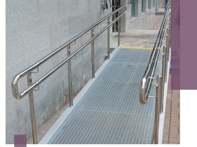 Пандусы для инвалидов в Карпинске — изготовление и монтаж