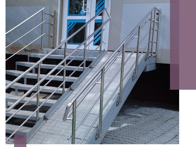 Пандус на крыльцо под ключ в Карпинске: монтаж и изготовление