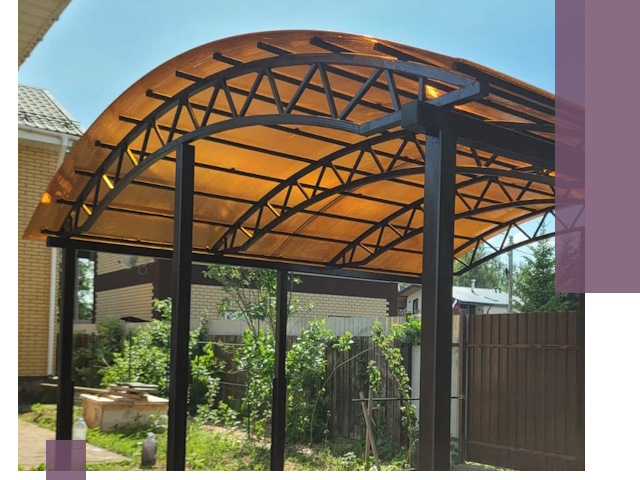 Изготовление навесов под ключ в Карпинске из качественных материалов