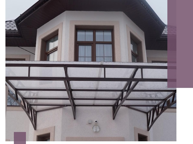 Козырьки из поликарбоната под ключ в Карпинске