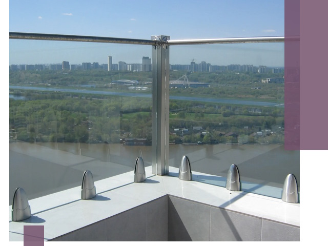 Стеклянные парапеты премиум класса в Карпинске для домов и бизнесов