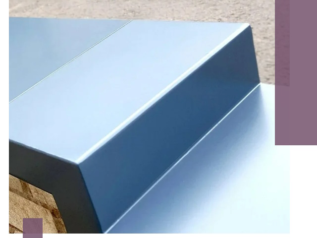 Крышки на парапет в Карпинске: изготовление и монтаж под ключ